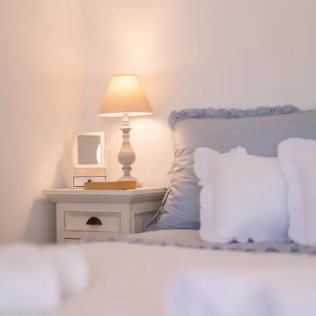 Luxury Apartment Pharos アパート